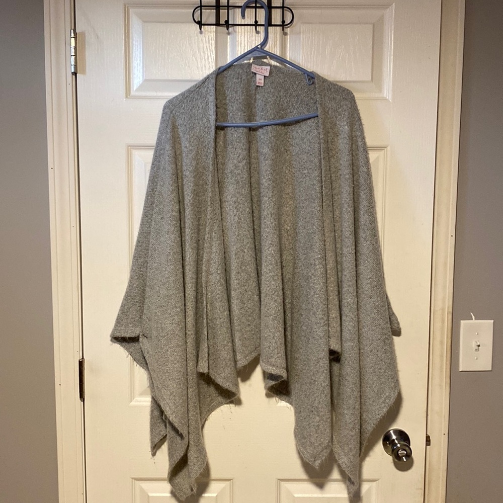 Isabel by Ingrid & Isabel Maternity shawl